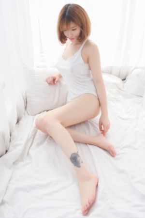 老板一边开会一边摸秘书